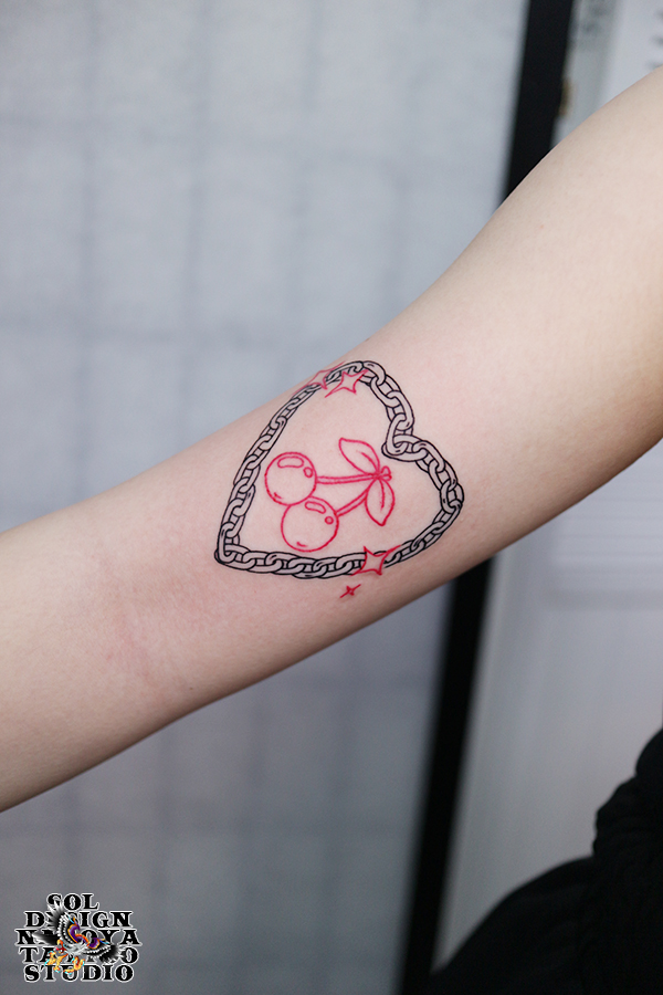 名古屋　タトゥー　女性